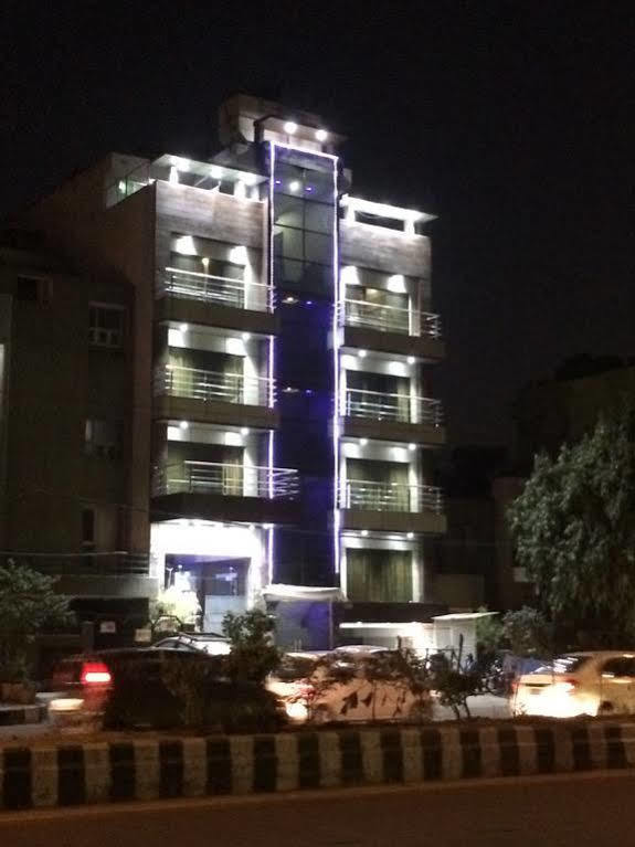 Fabhotel Admire Suites Nova Deli Exterior foto