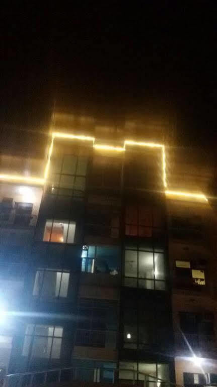 Fabhotel Admire Suites Nova Deli Exterior foto