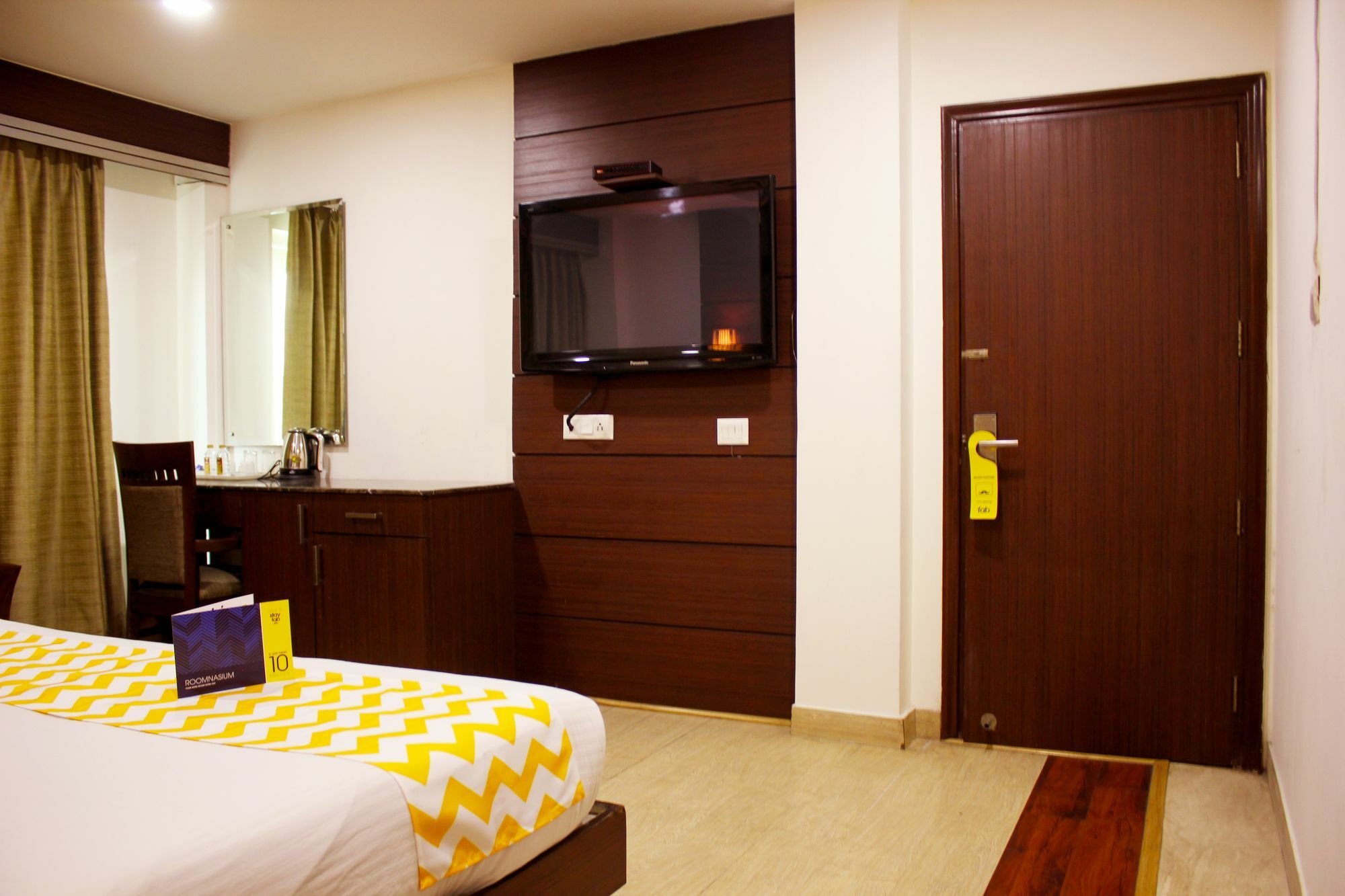 Fabhotel Admire Suites Nova Deli Exterior foto