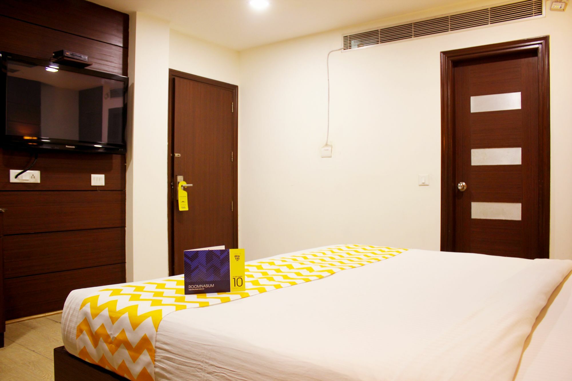 Fabhotel Admire Suites Nova Deli Exterior foto